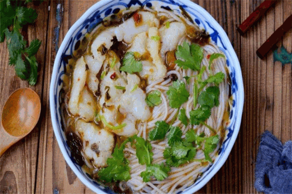 遇见酸菜鱼米线